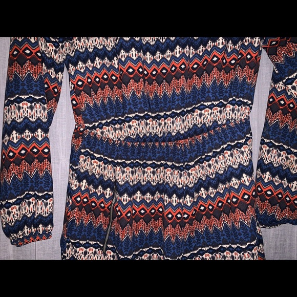 ROMPER patterned long sleeve - Picture 3 of 6